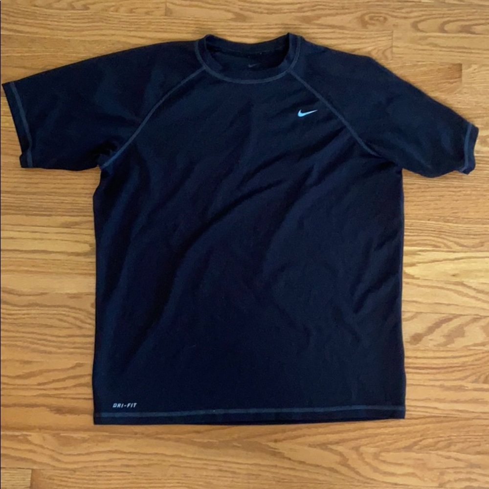 Men’s Nike dry fit shirt